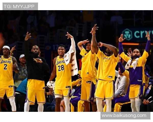 湖人对阵雄鹿莫里斯表现出色助力球队争夺季后赛席位